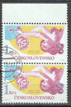 2162 pár - svisle ● - 1975